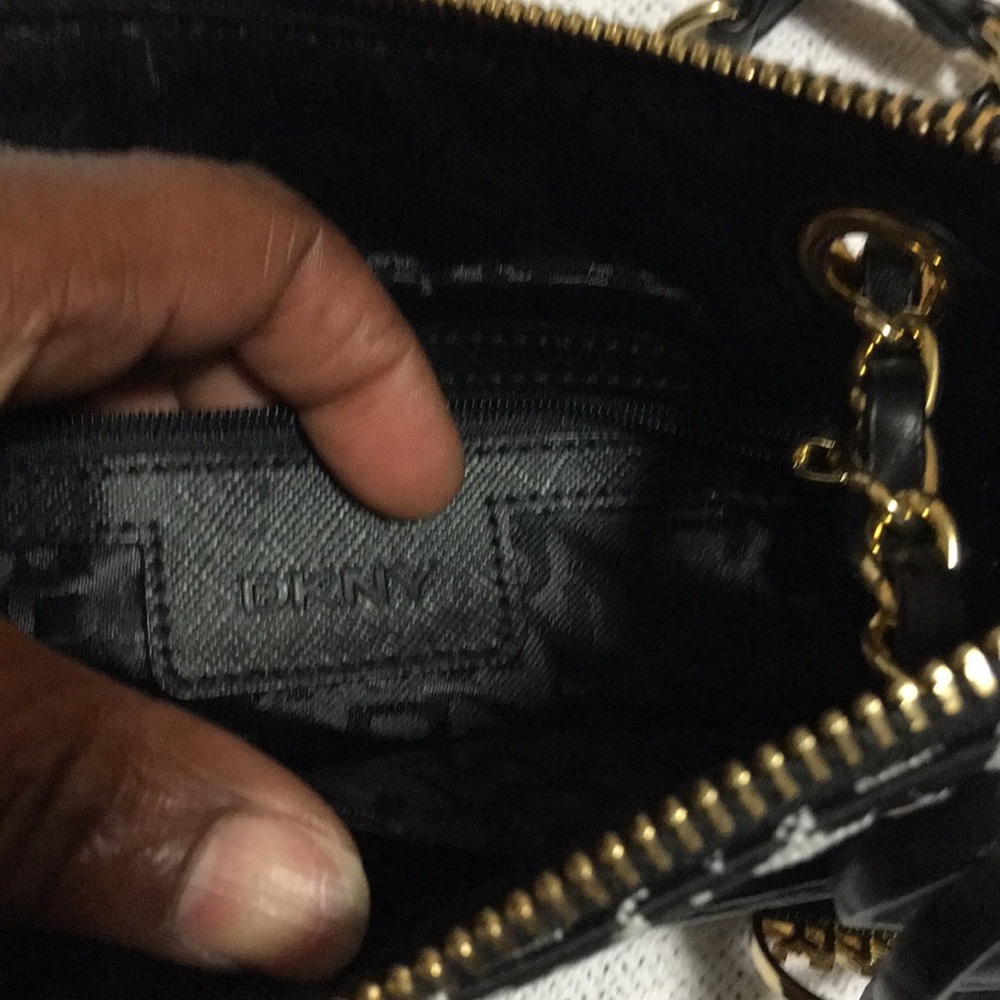 DKNY shoulder purse. - Picture 2 of 7